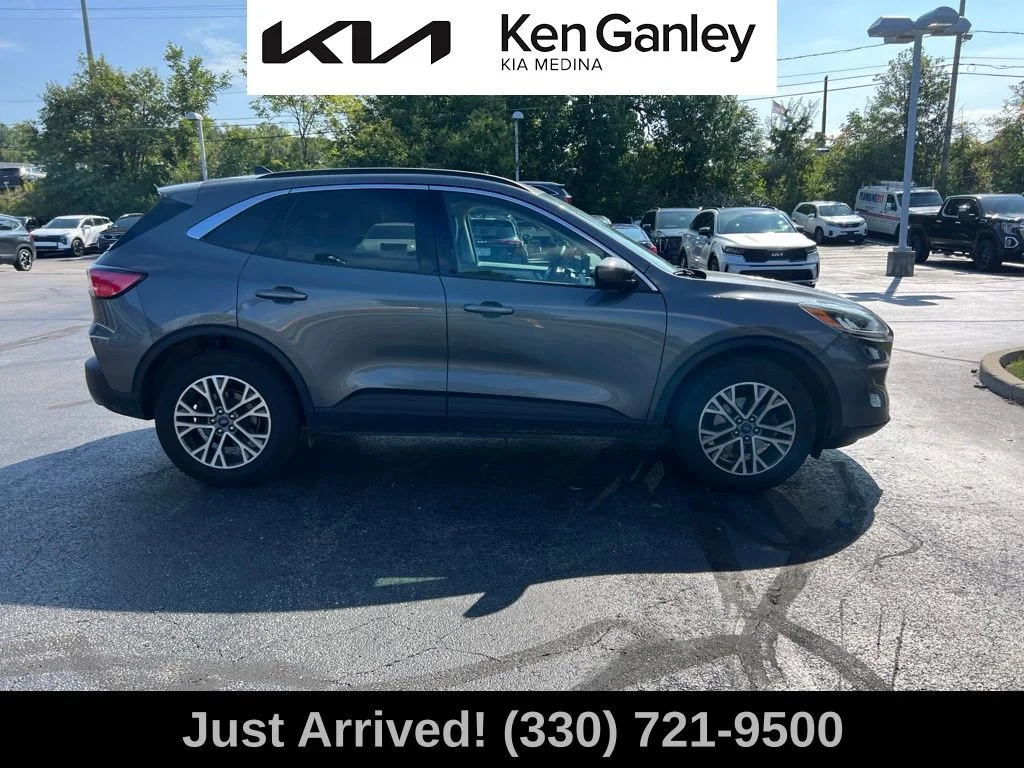 Used 2022 Gray Ford SEL image 4
