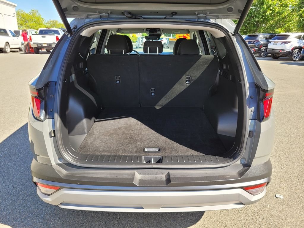 Used 2025 Gray Hyundai SEL image 10