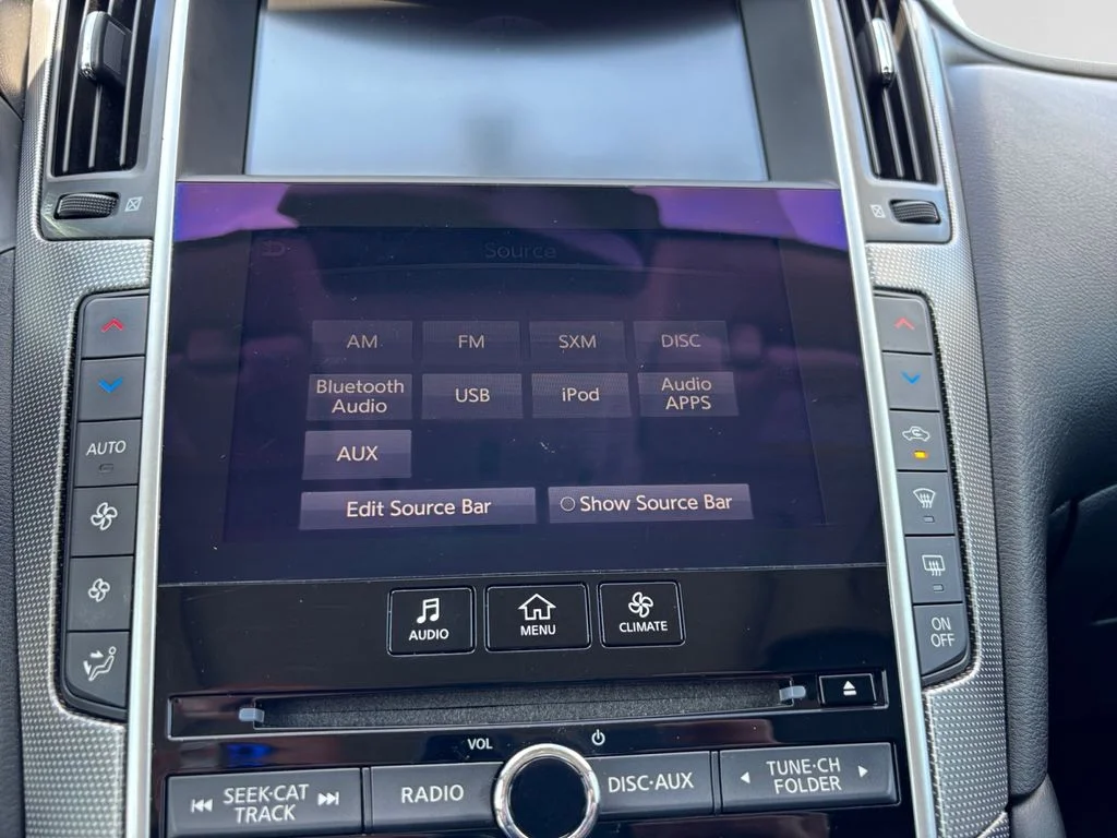 Used 2017 White INFINITI 3.0t Premium image 22