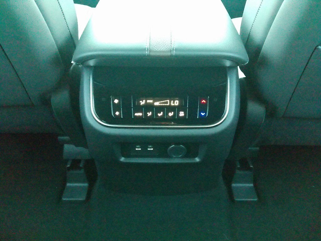 2026 Nissan Armada SL - Photo 40