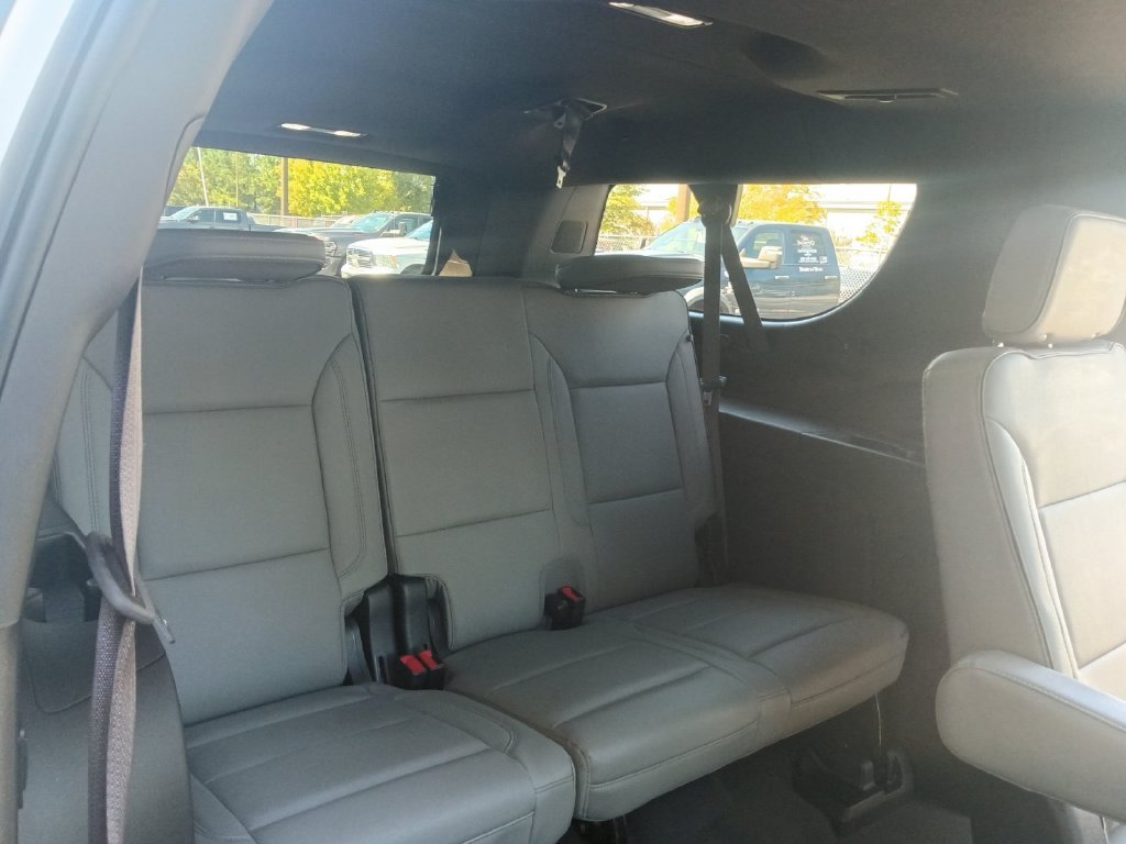 Used 2024 White GMC SLT image 30