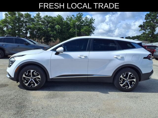 Used 2025 White Kia EX image 9