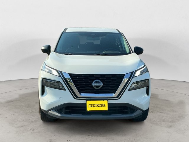 Used 2023 White Nissan S image 2