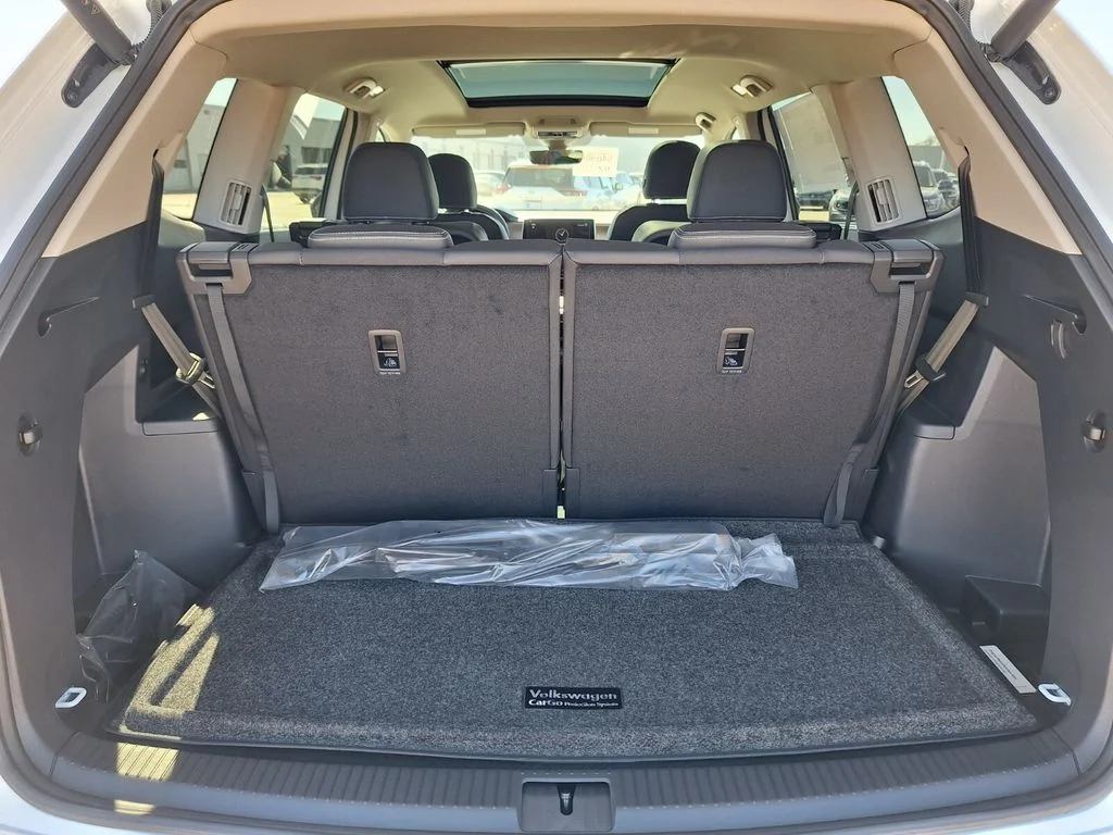 New 2026 White Volkswagen 2.0T SE w/Technology image 28
