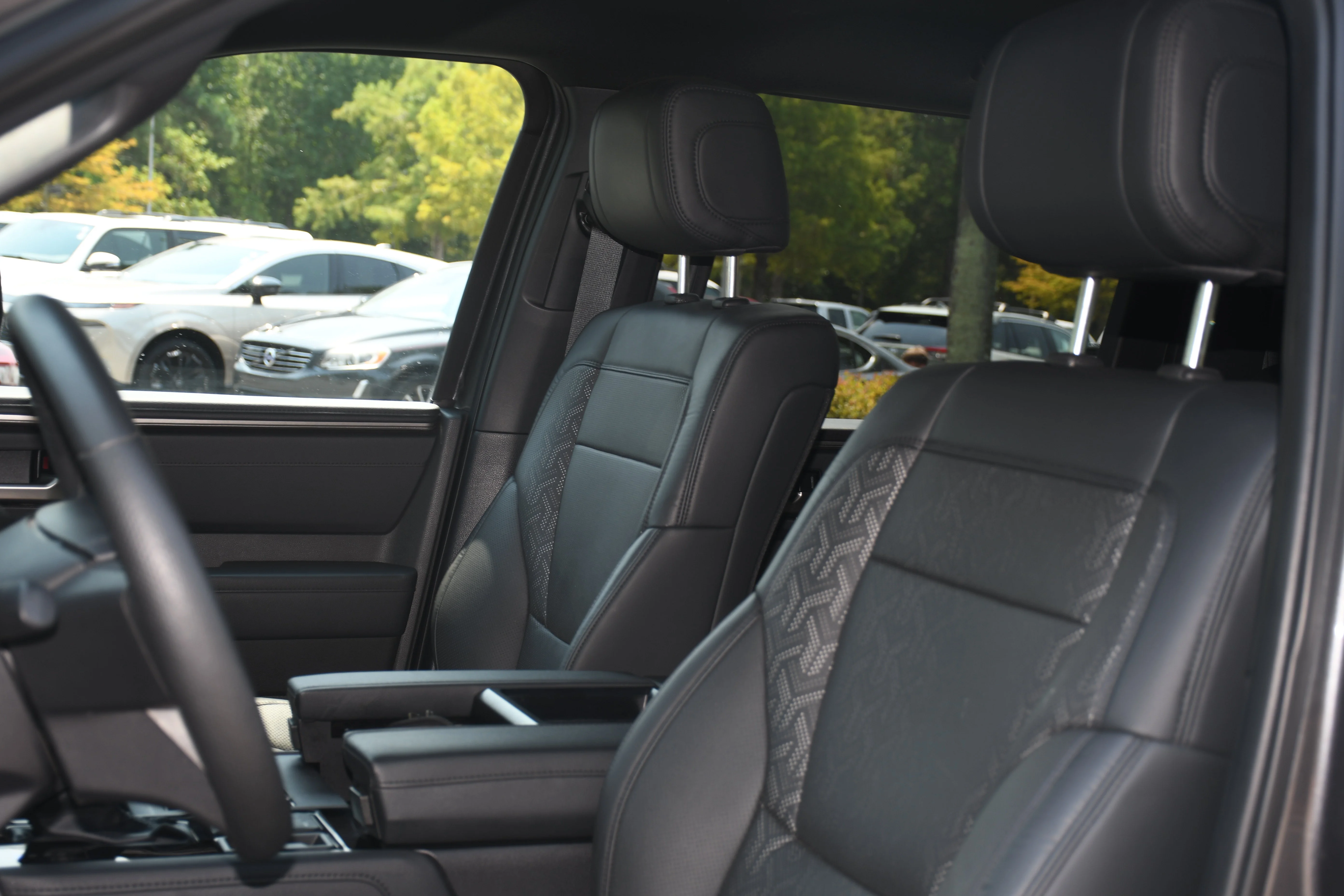 2025 Toyota Tundra Limited - Photo 12