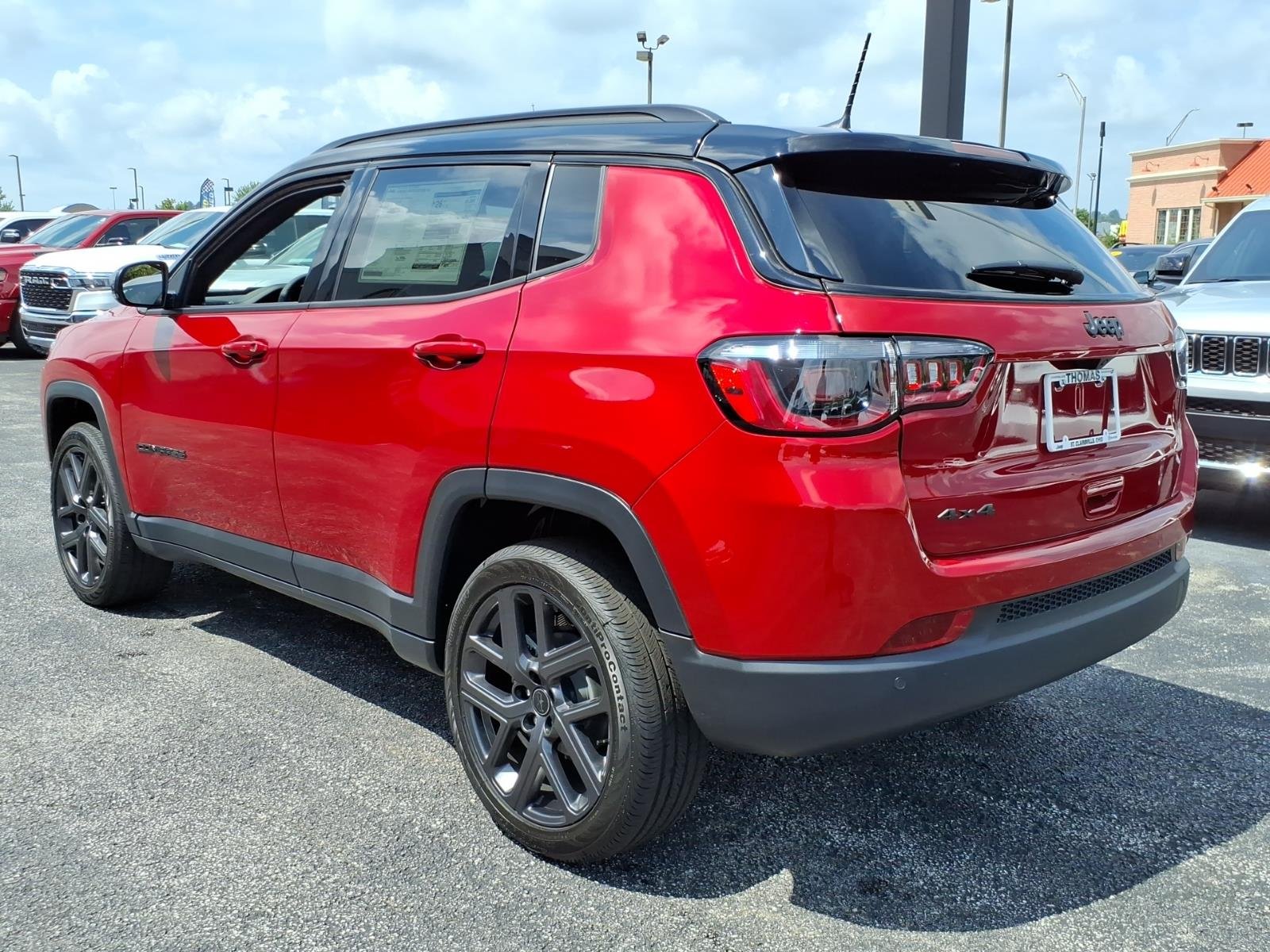 New 2026 Red Hot Pearl-Coat Exterior Paint Jeep Limited Altitude image 4