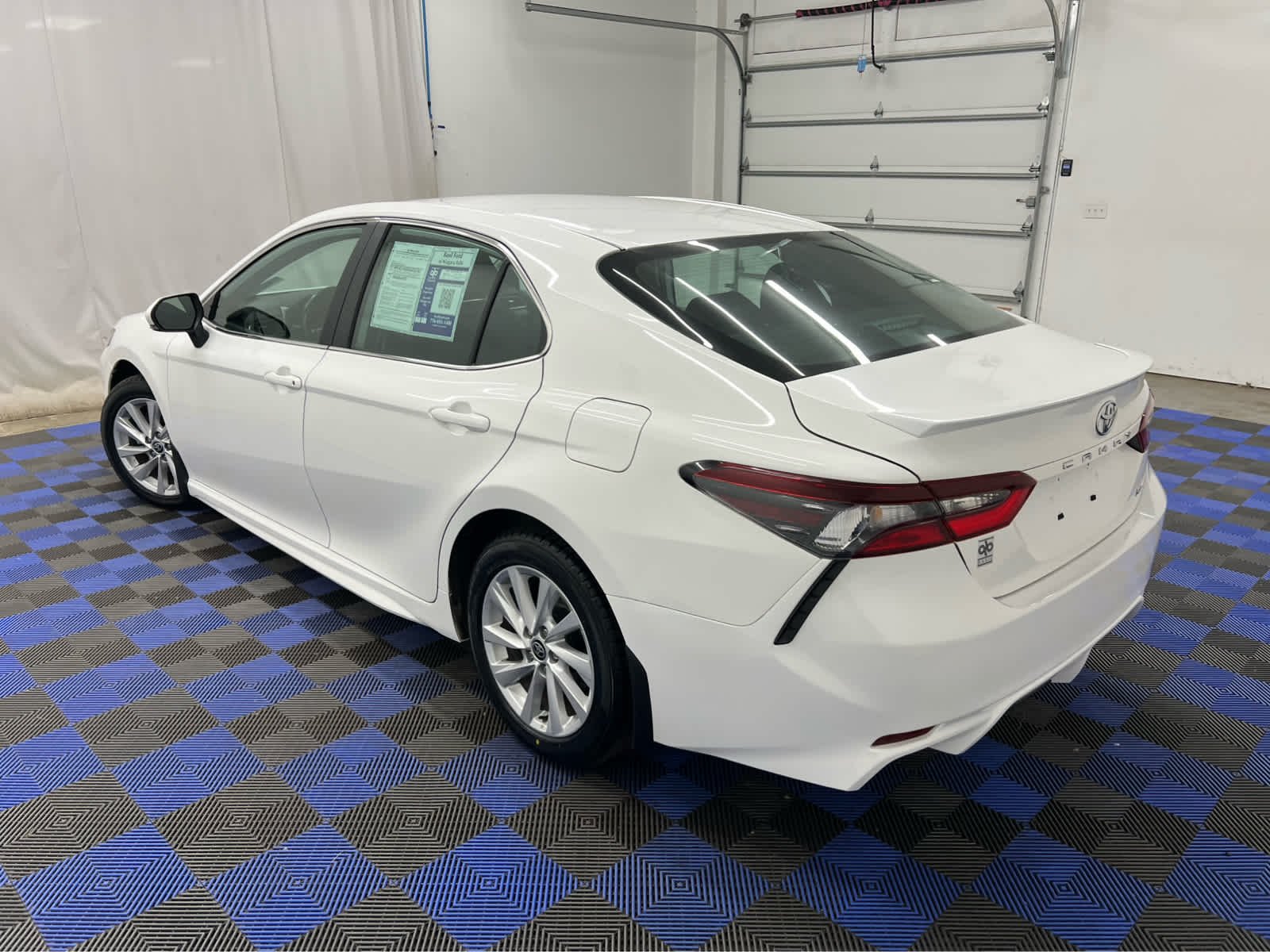 Used 2024 Ice Cap Toyota SE image 11