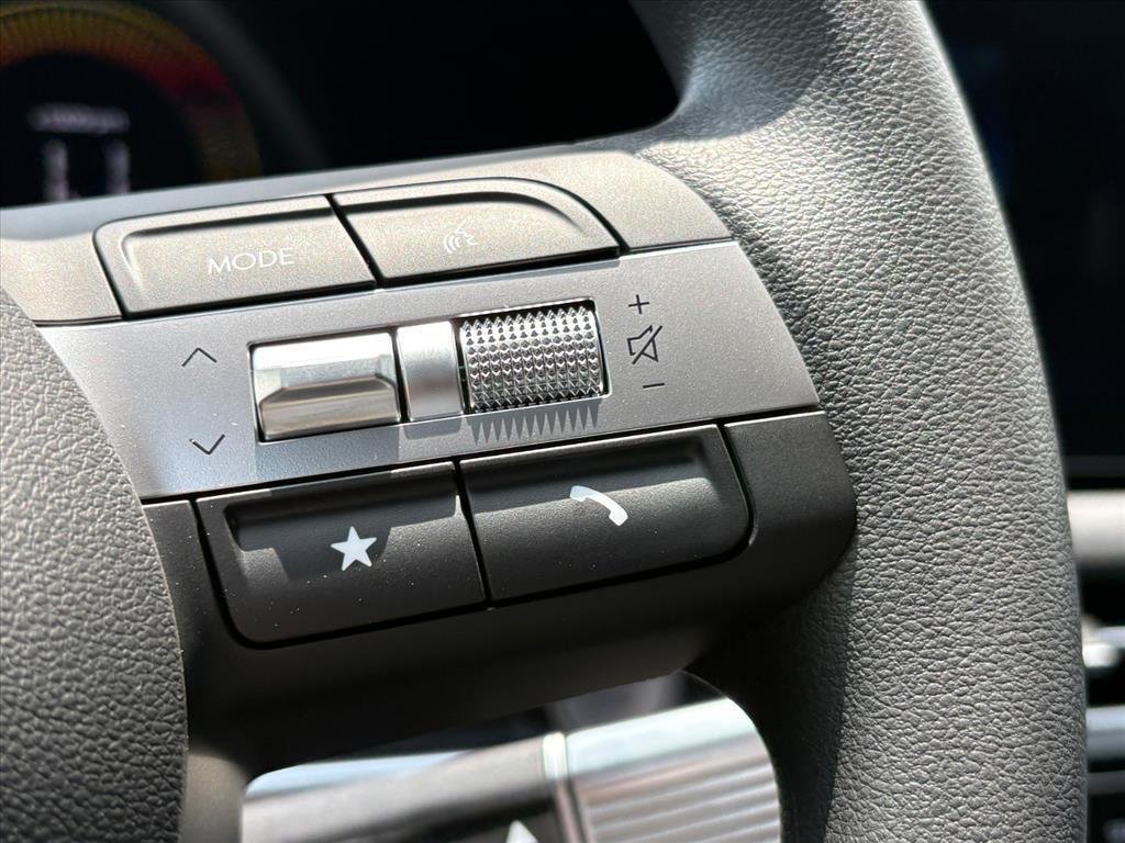 New 2026 Shimmering Silver Hyundai SEL image 38