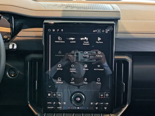 2026 GMC Acadia AT4 - Photo 18