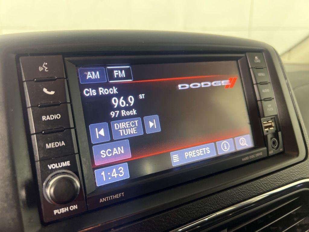 Used 2019 Indigo Blue Dodge SE image 15