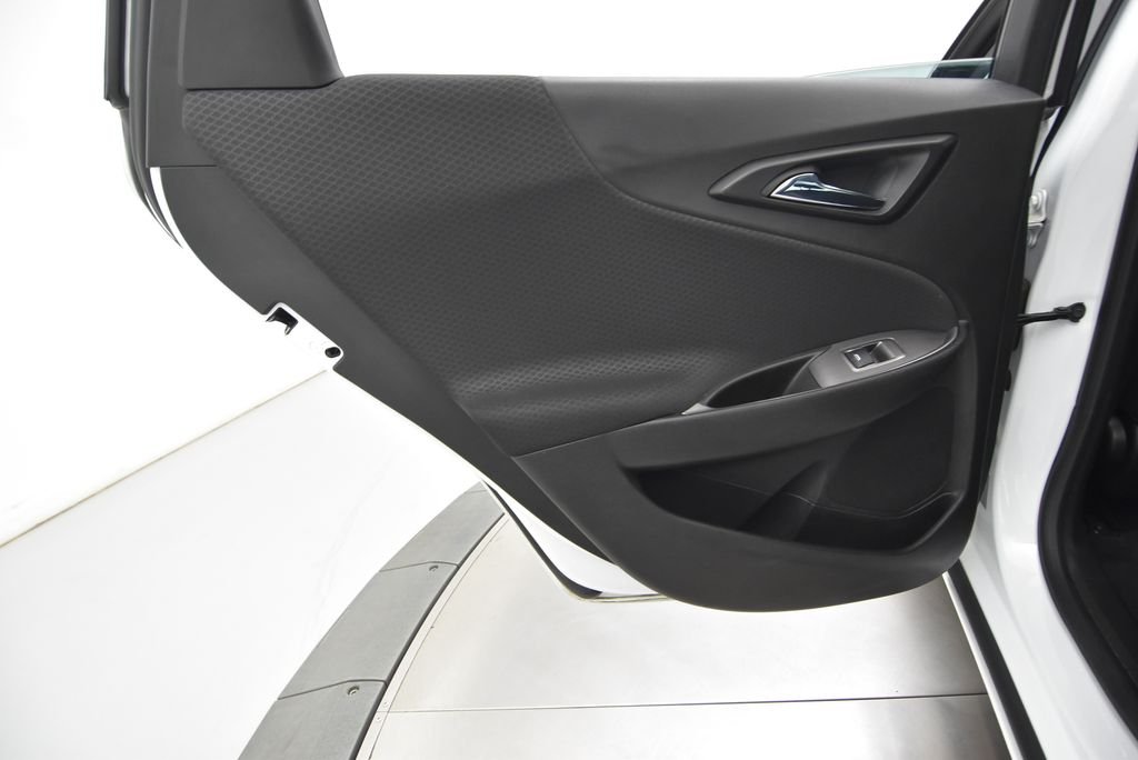 Used 2019 Summit White Chevrolet LS image 31