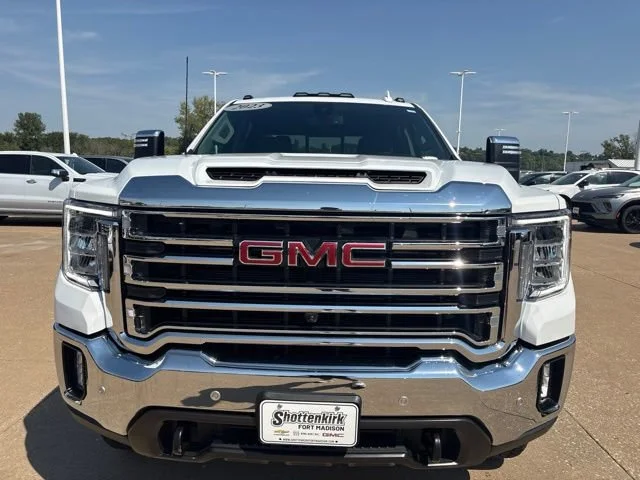 Used 2023 SUMMIT WHITE GMC SLT image 11
