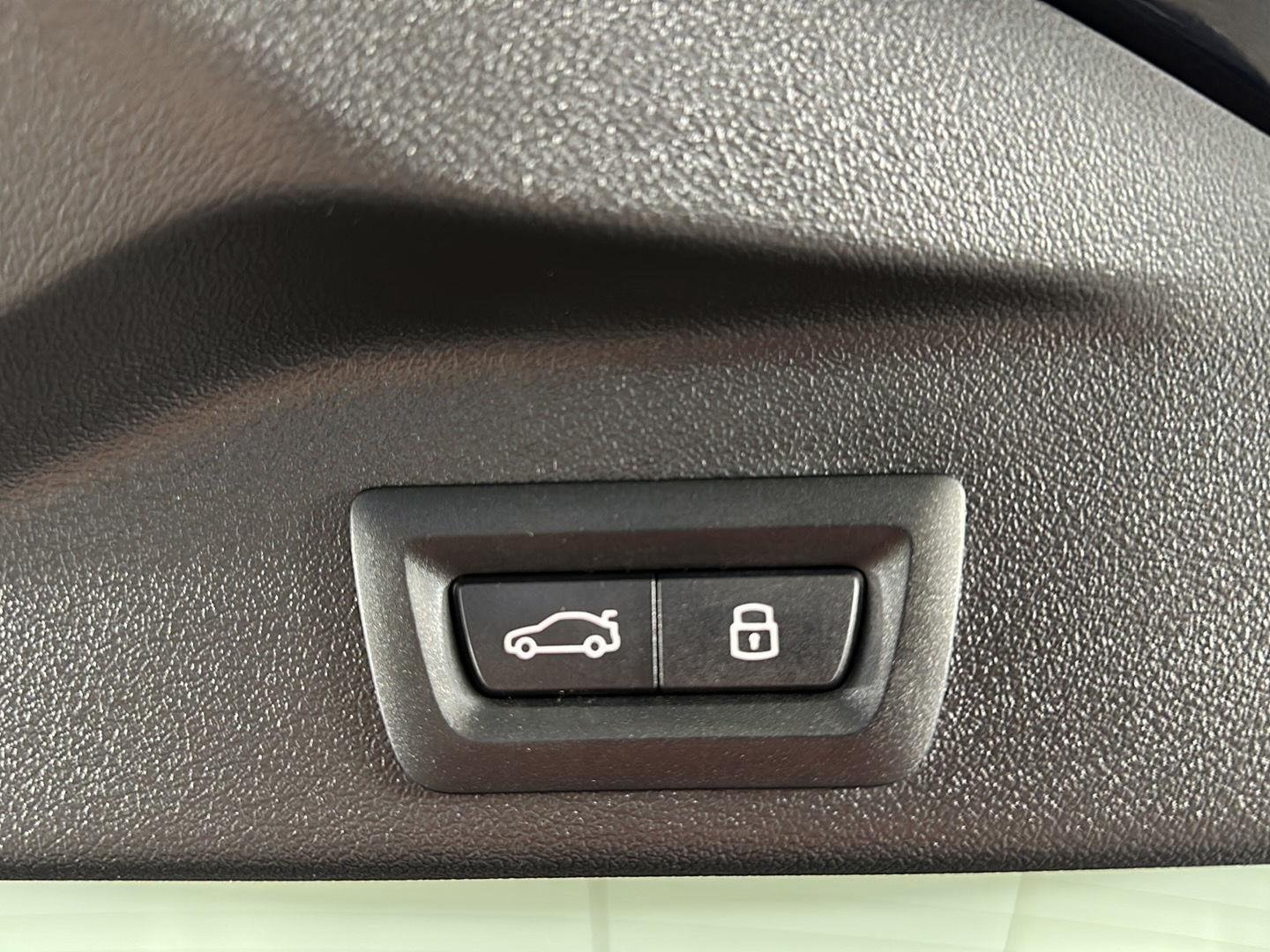 Used 2025 Carbon Black Metallic BMW xDrive40i image 23
