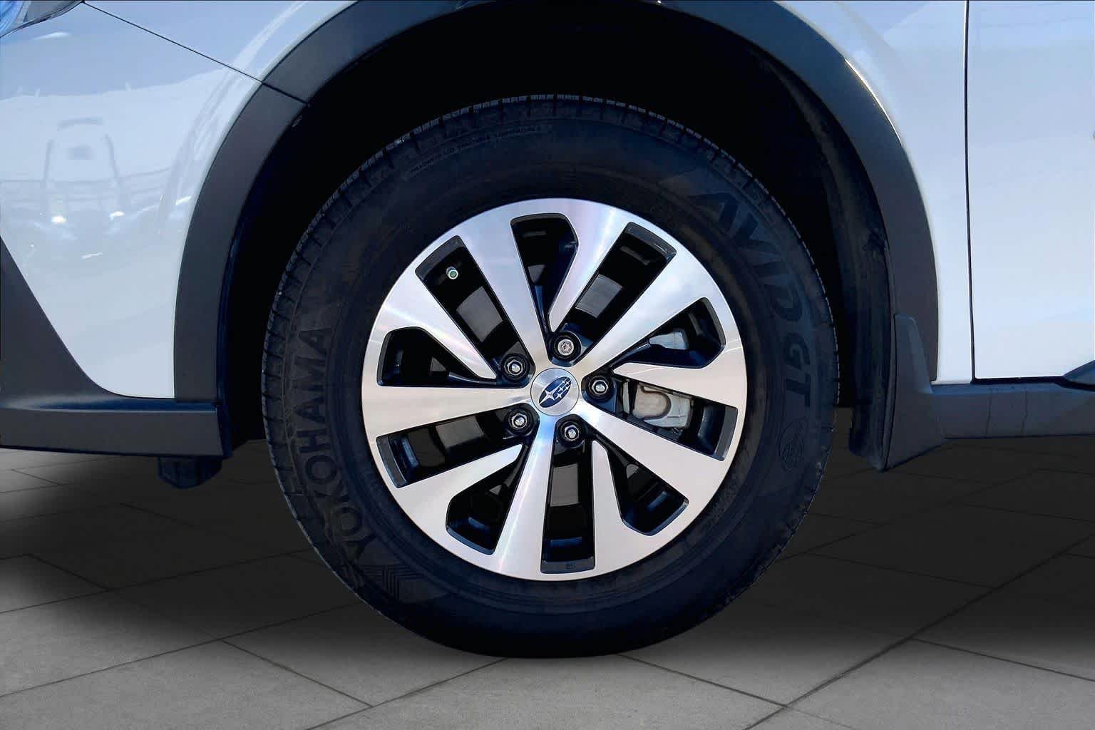 Used 2022 Crystal White Pearl Subaru Premium image 9