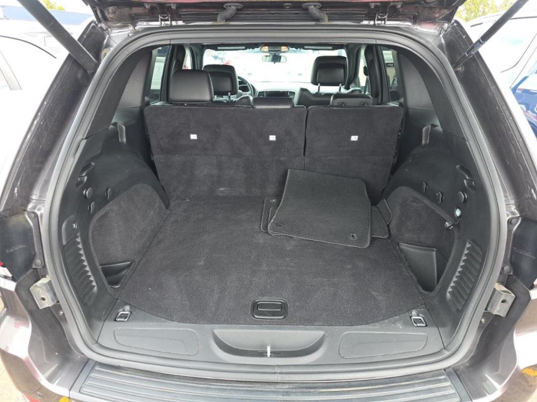 Used 2021 Granite Crystal Metallic Clearcoat Jeep Laredo X image 9