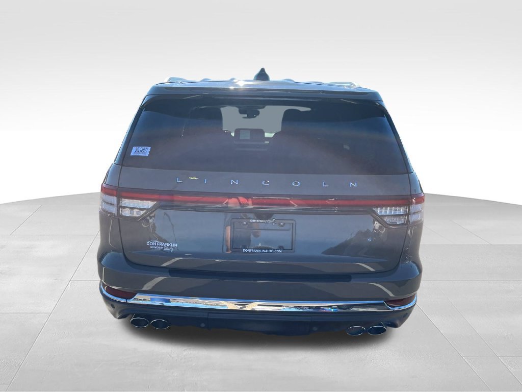Used 2025 Gray Lincoln Reserve image 4