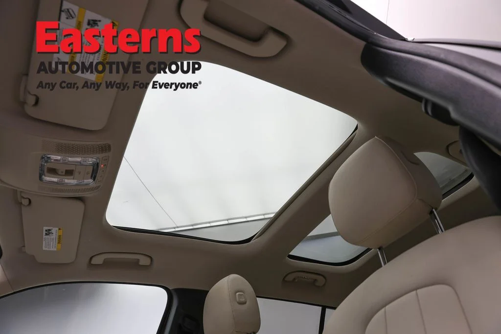 Used 2022 Black Mercedes-Benz GLB 250 image 36