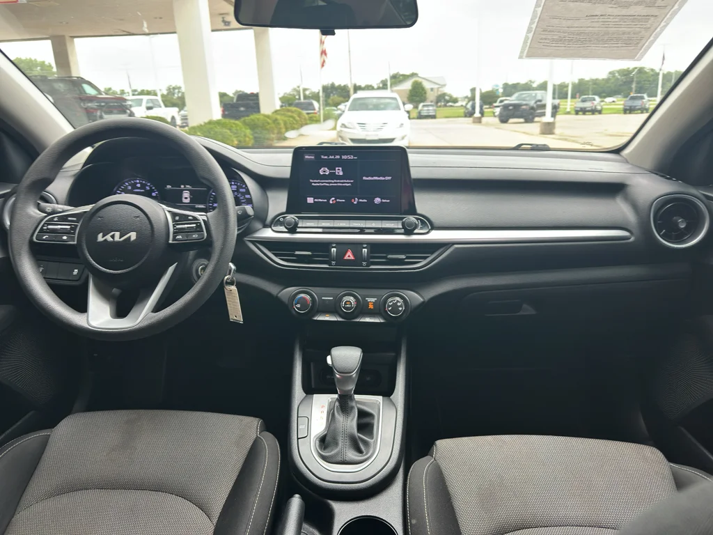Used 2024 Aurora Black Kia LX image 20