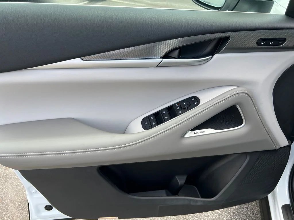 New 2027 RADIANT WHITE INFINITI Luxe FWD image 11