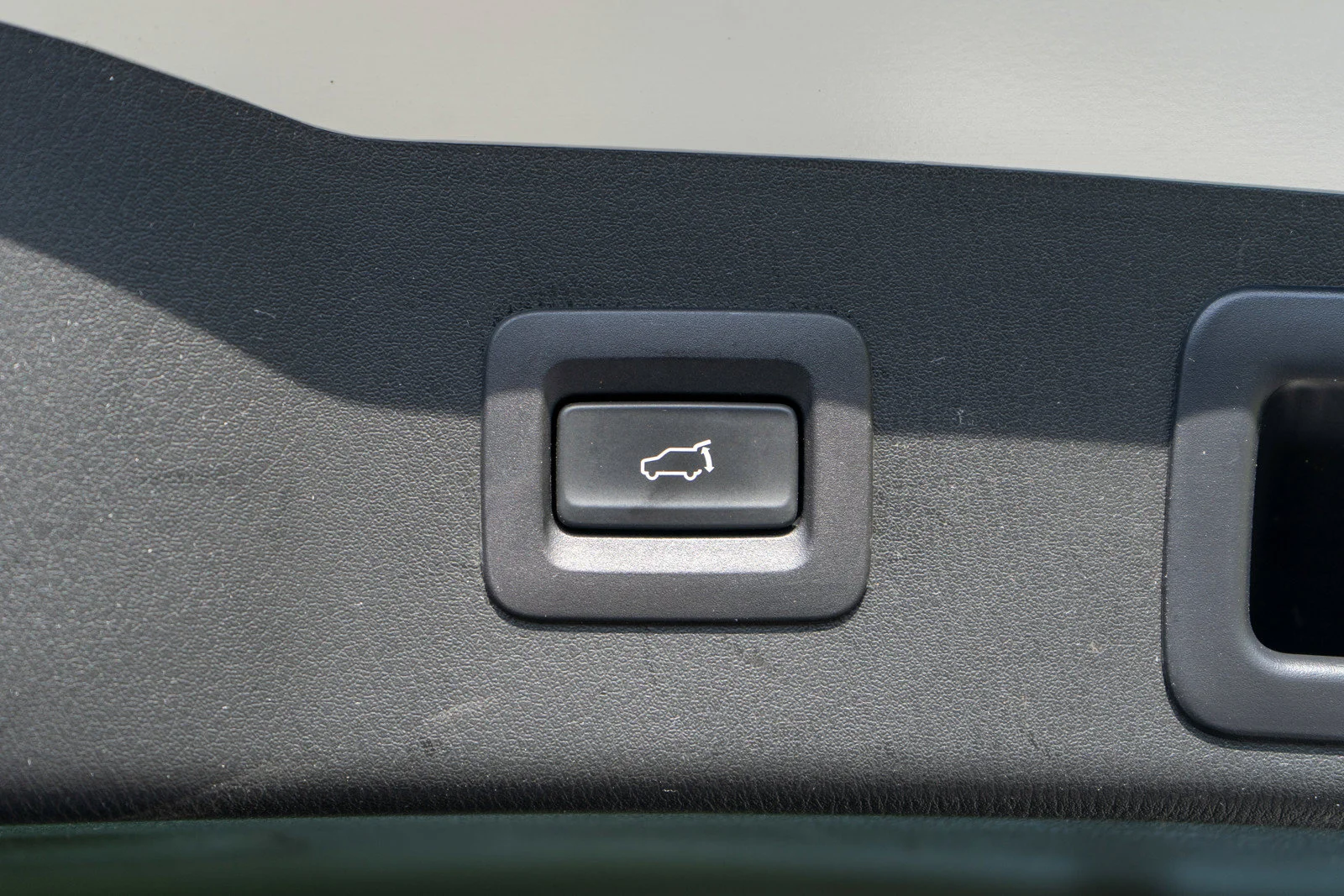 Used 2020 Snowflake White Pearl Mica Mazda Grand Touring image 10