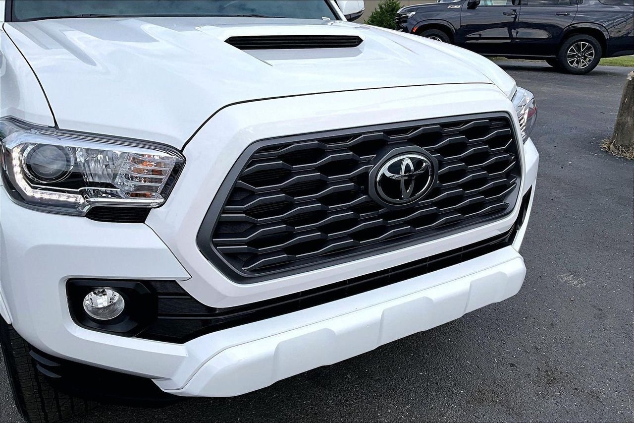Used 2022 White Toyota TRD Sport image 34