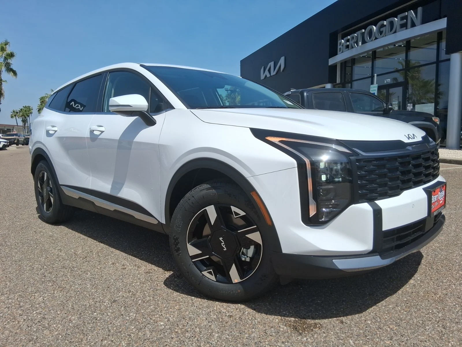 New 2026 White Kia LX image 1