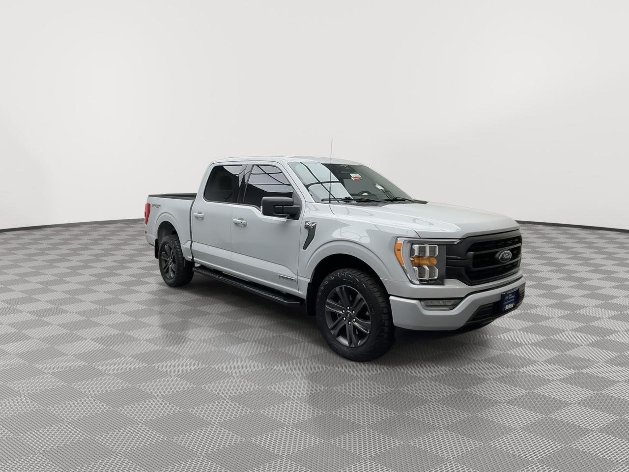 Used 2023 Avalanche Gray Ford XLT image 38