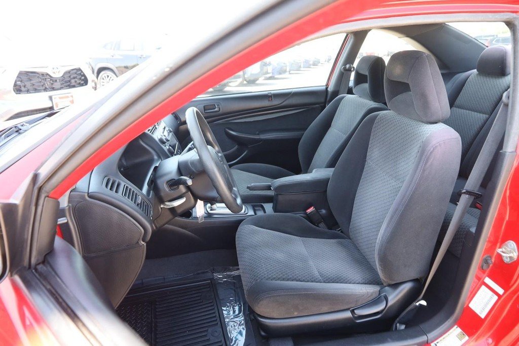 Used 2005 Rallye Red Honda VP AT image 8