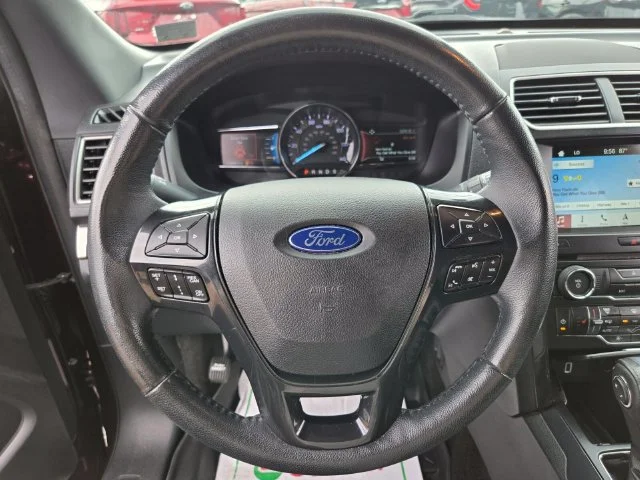 Used 2018 Burgundy Ford XLT image 29