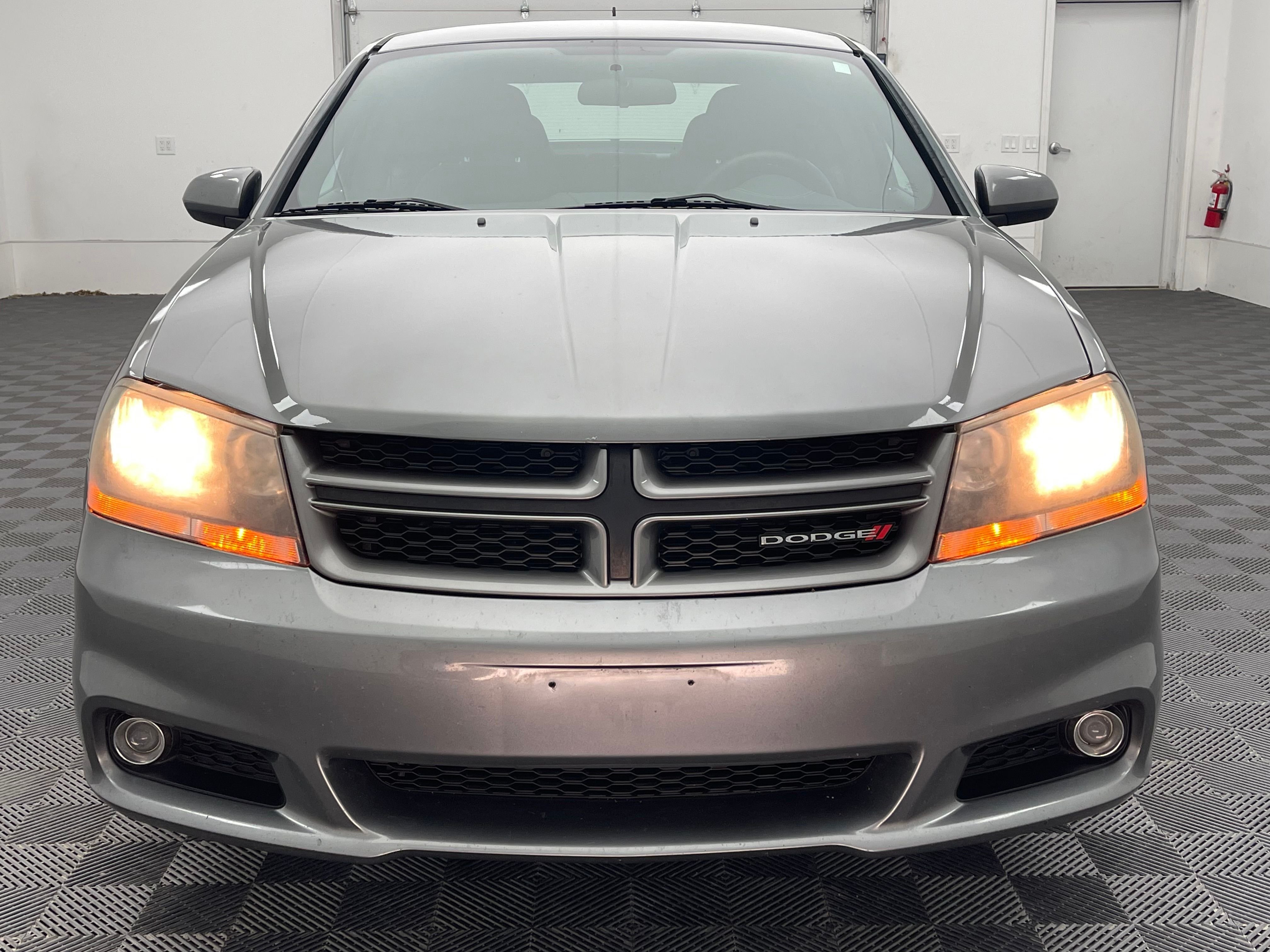 Used 2013 Mineral Gray Metallic Clearcoat Dodge SXT image 10