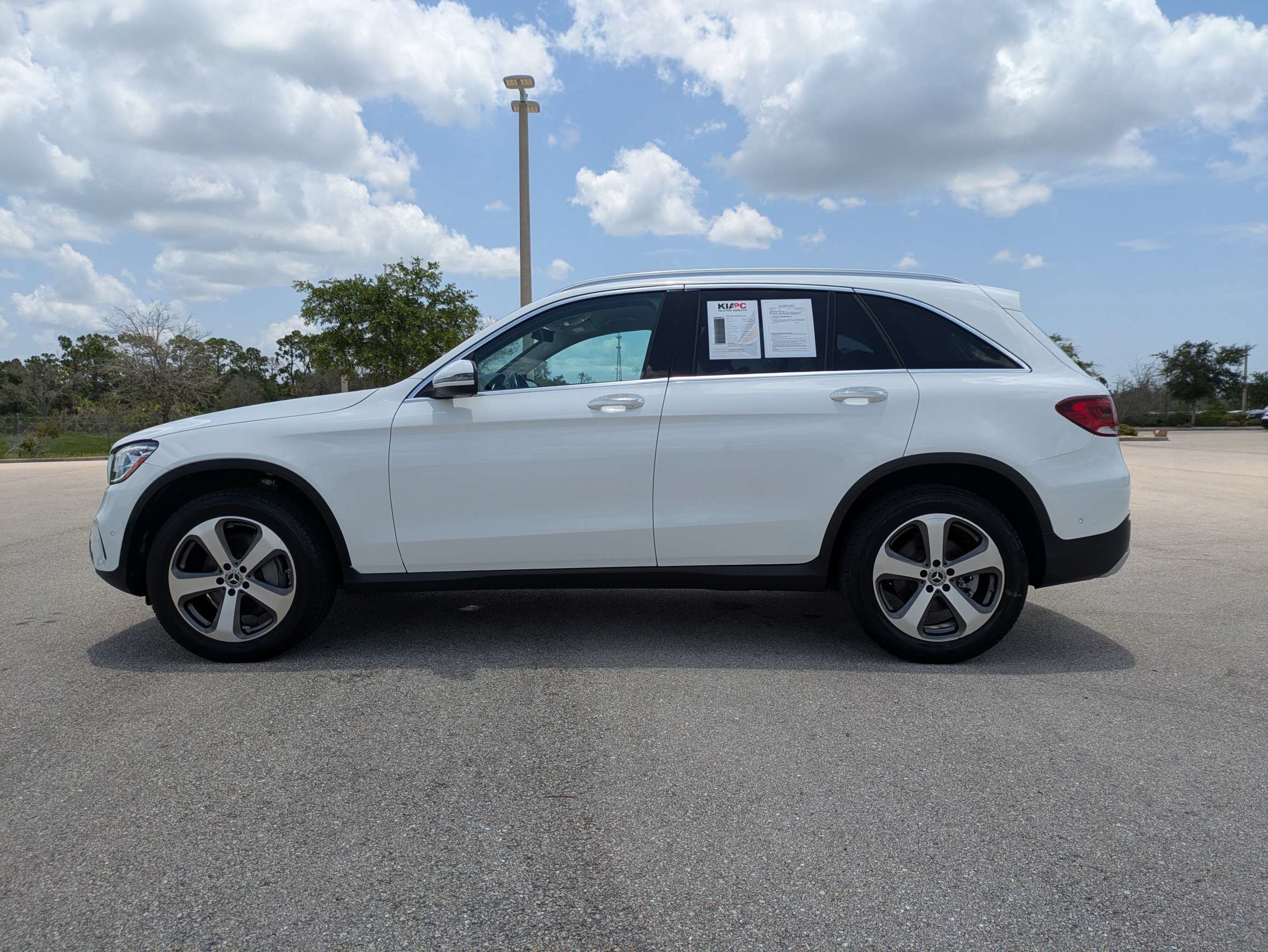 2022 Mercedes-Benz GLC GLC300 - Photo 8