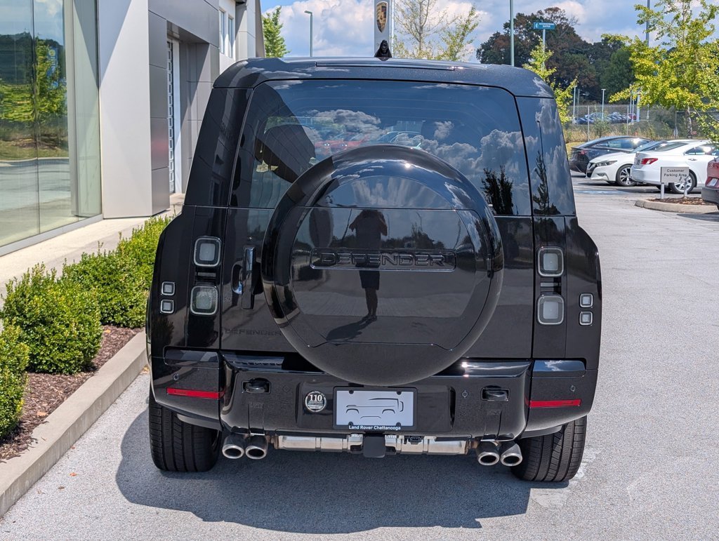 New 2026 Santorini Black LAND ROVER V8 image 6
