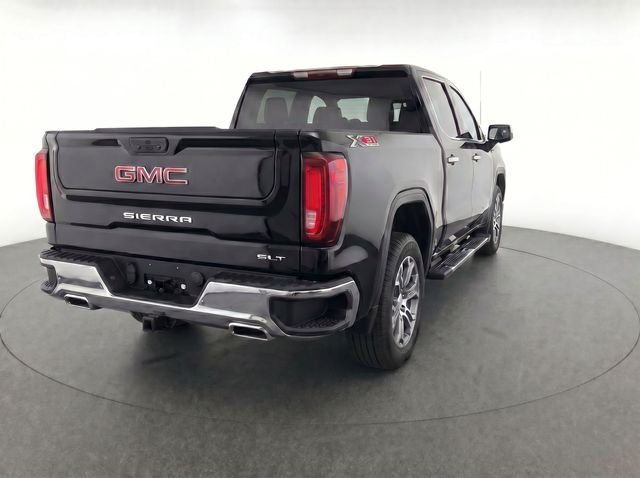 Used 2022 Black GMC SLT image 3
