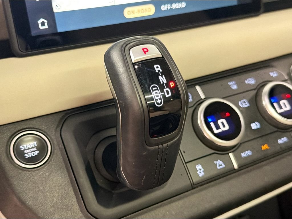 Used 2023 Black Land Rover S image 18