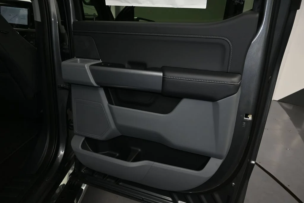 New 2026 Carbonized Gray Metallic Ford XLT image 12