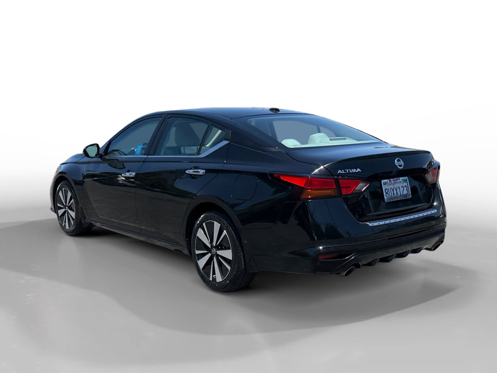 Used 2021 Super Black Clearcoat NISSAN 2.5 SV image 3