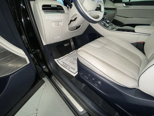 Used 2023 Black Hyundai Calligraphy image 12