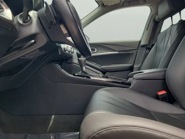 Used 2024  Acura BASE image 17
