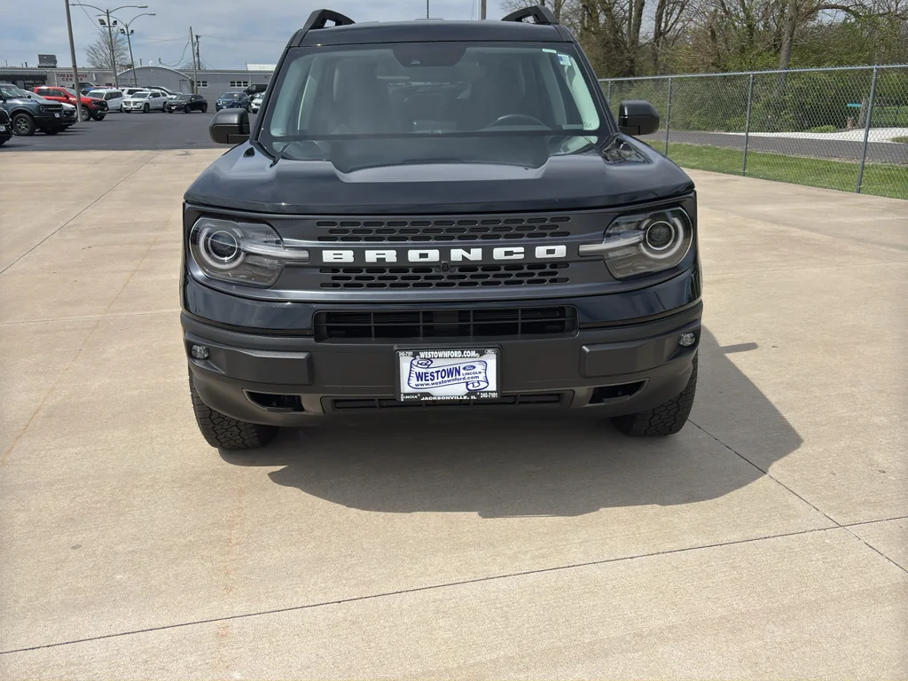 Used 2023 Shadow Black Ford Badlands image 8