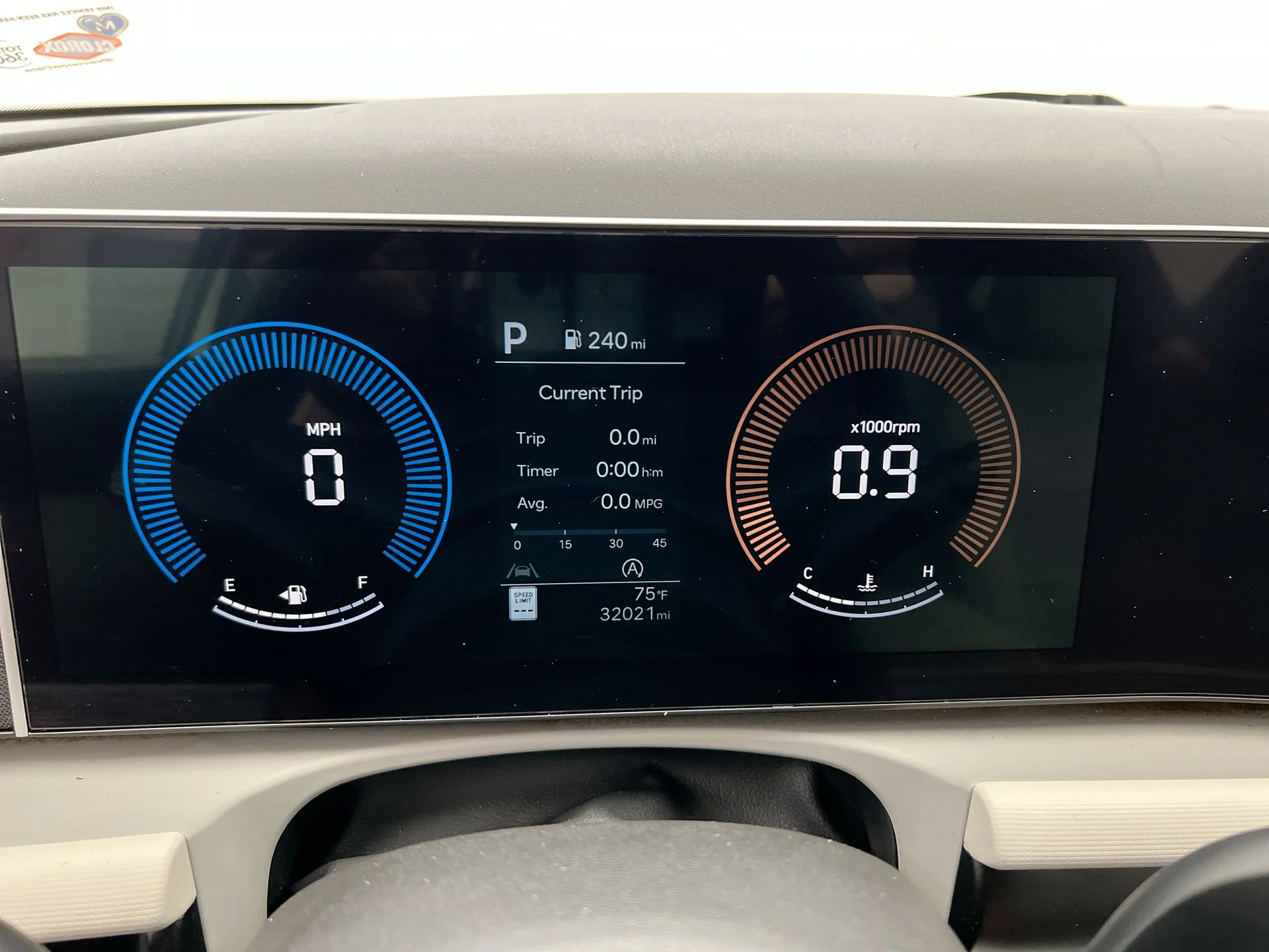 Used 2025 Silver Hyundai SEL image 3