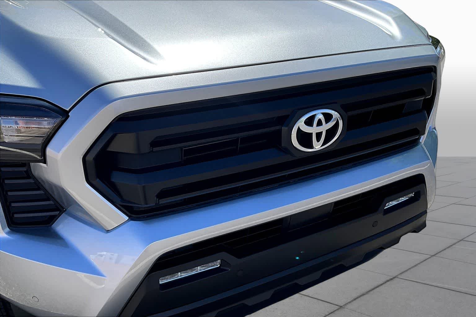 2026 Toyota Tacoma SR5 - Photo 31