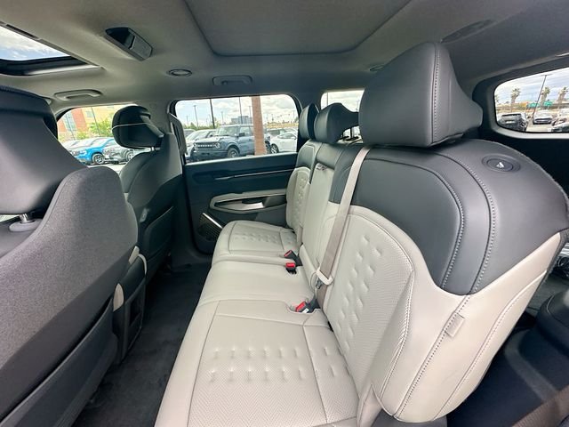 New 2026 Ivory Silver Kia Wind AWD image 26