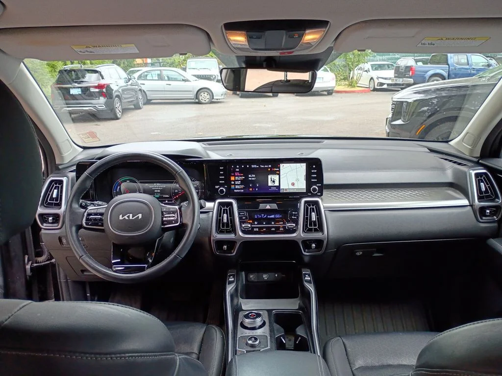 Used 2023 Aurora Black Kia EX image 25