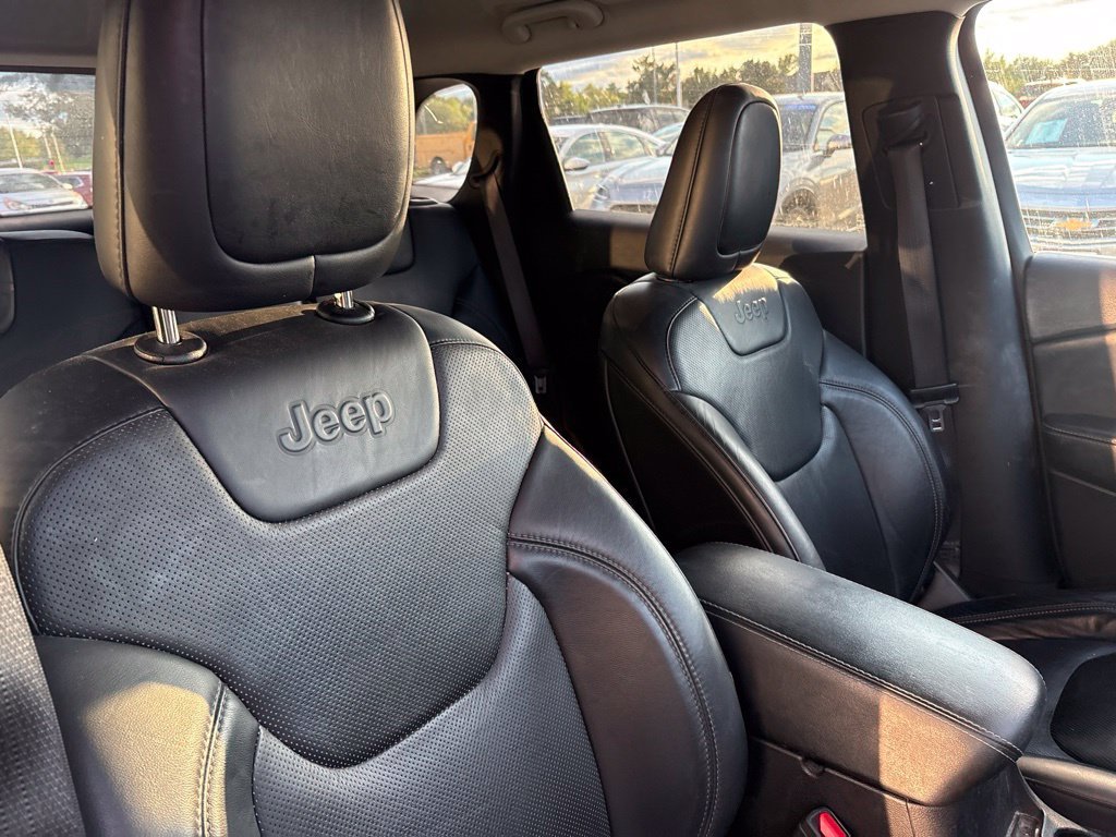Used 2019 Billet Silver Metallic Clearcoat Jeep Limited image 27