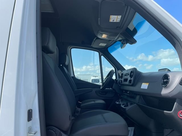 New 2025 Arctic+White Mercedes-Benz Cargo 144 WB image 18
