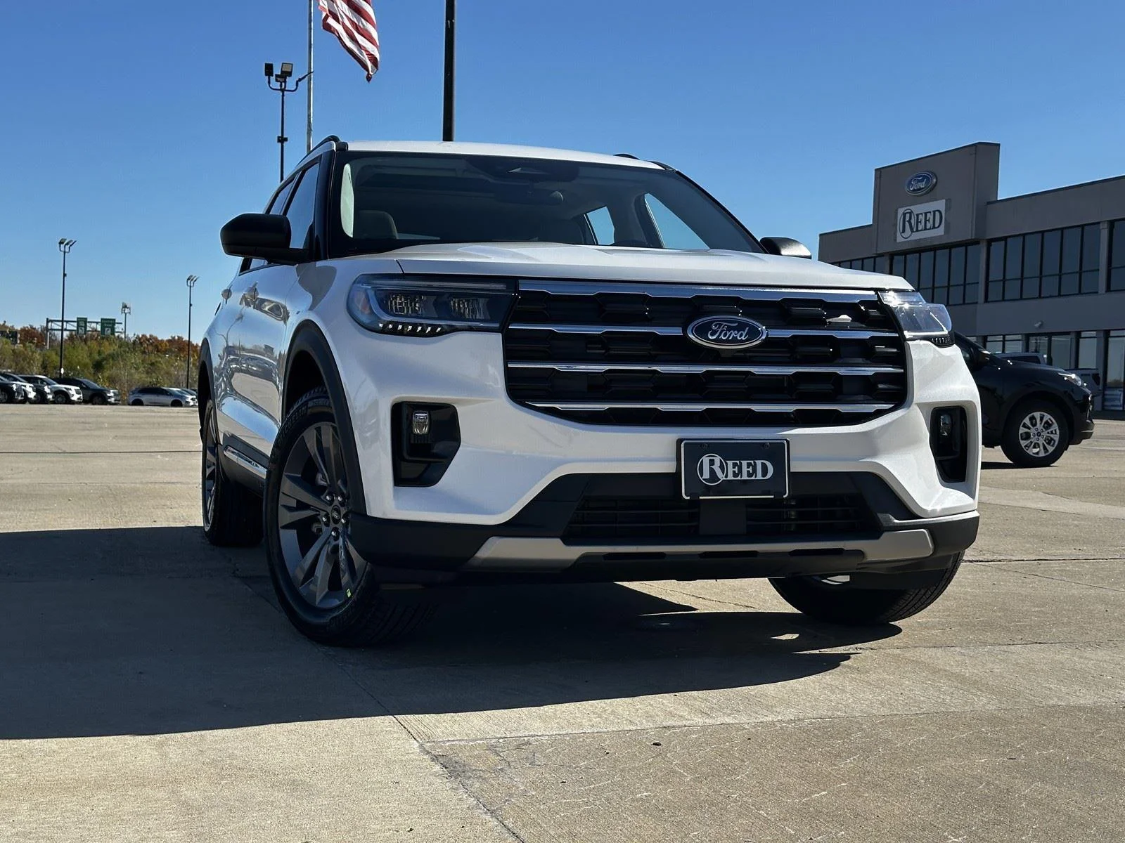New 2026 Star White Metallic Tri-Coat Ford Active image 2