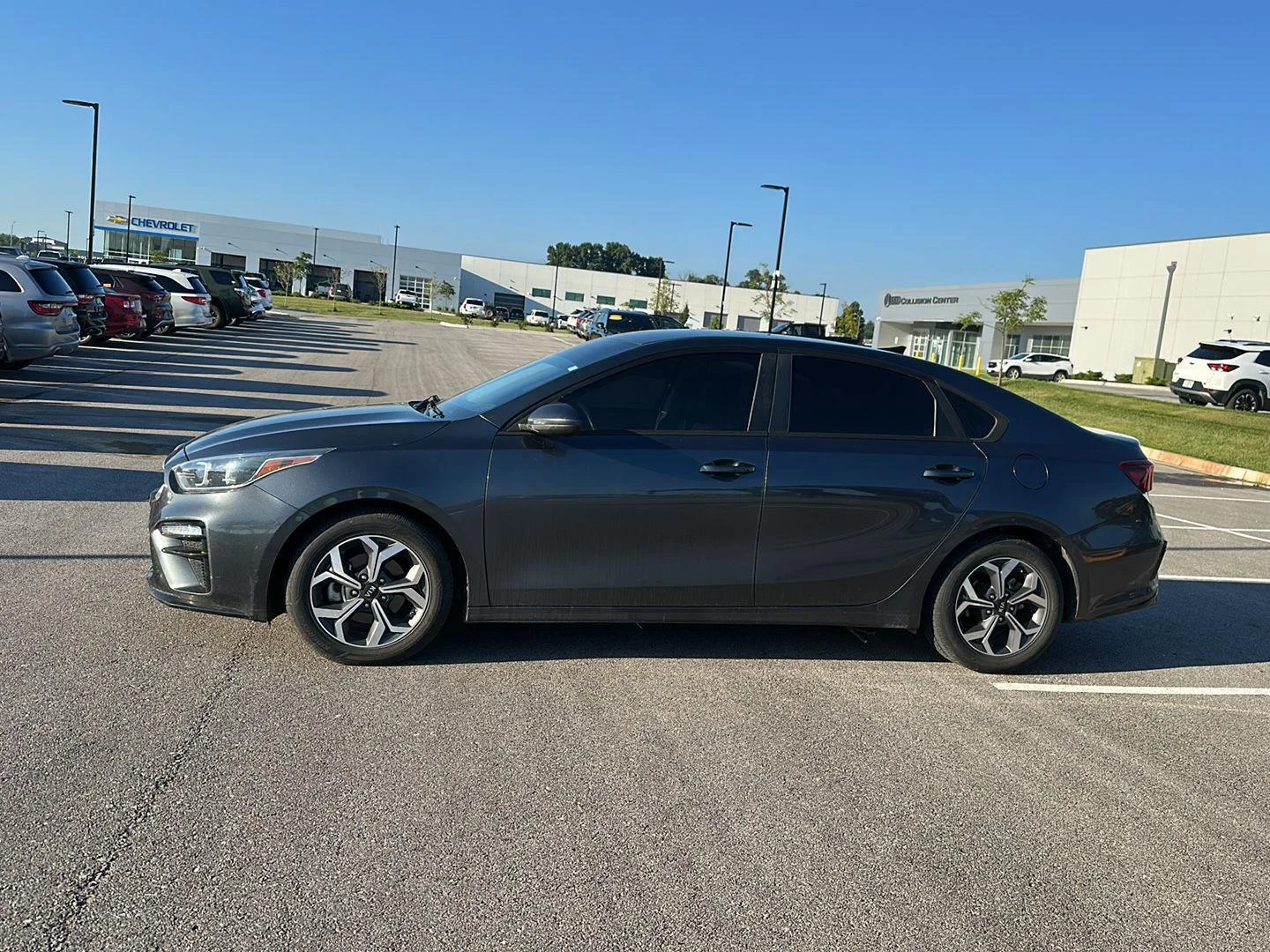 Used 2020 Gravity Grey Kia LXS image 2