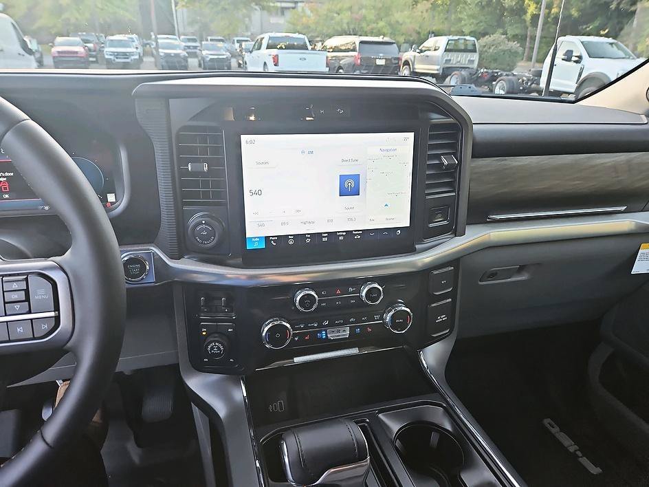 Used 2025 Black Metallic Ford LARIAT image 16