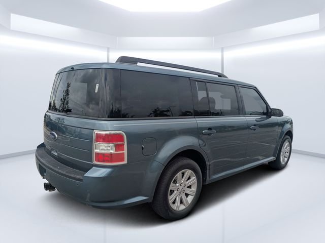 Used 2010 White Ford SE image 3
