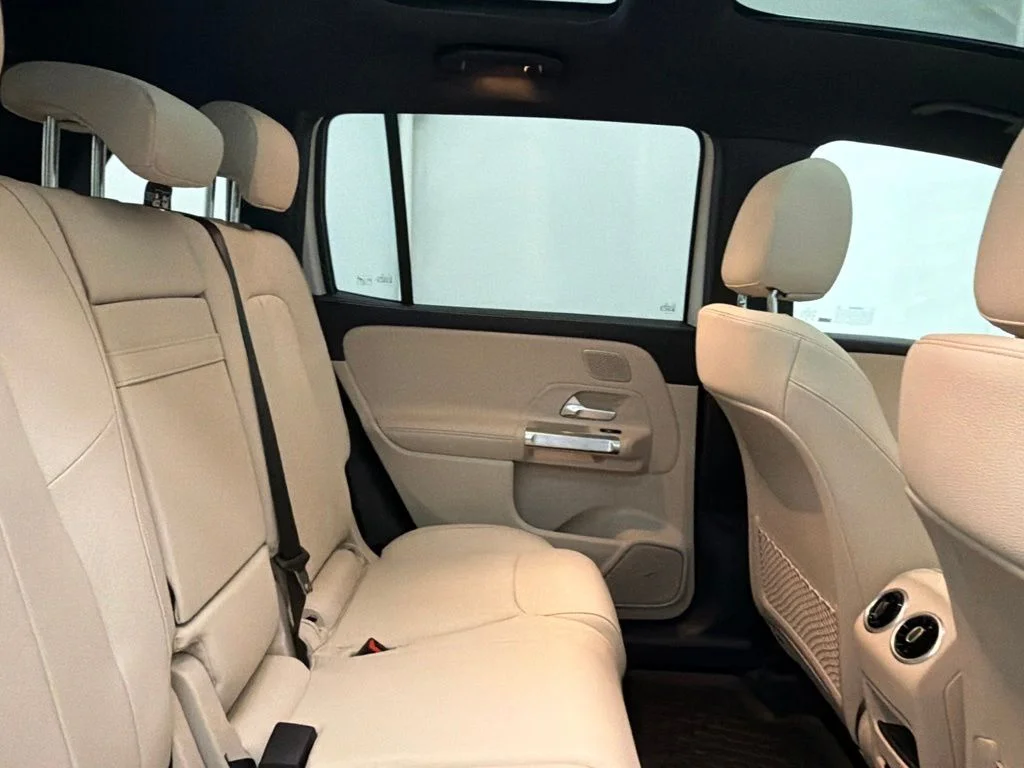 New 2026 White Mercedes-Benz GLB 250 image 26